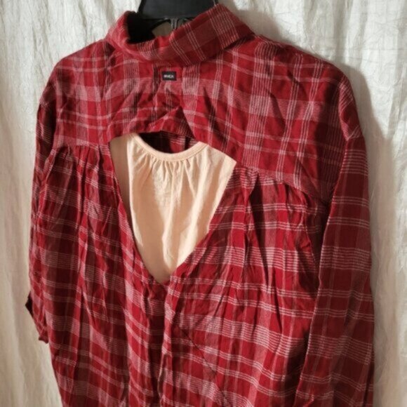 RVCA Red Plaid Cut Out Button Down Shirt Sz Small - Picture 12 of 13